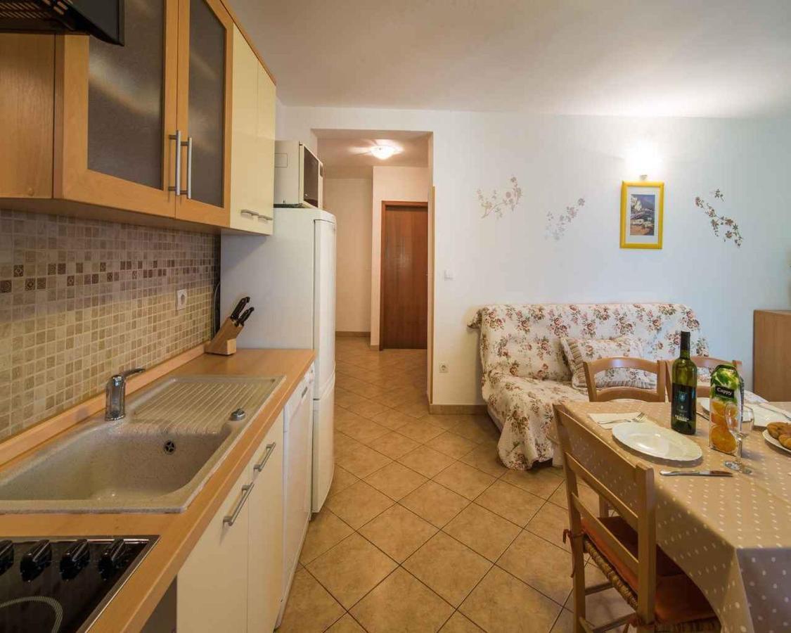 Apartments In Vrbnik/Insel Krk 13597 Exterior photo